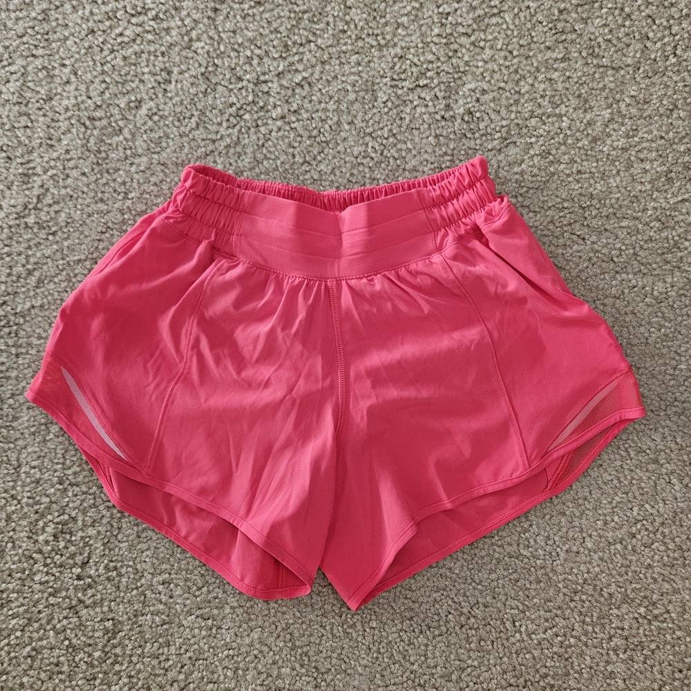 Lululemon - Hotty Hot Low Rise Bright Pink Shorts (Size 2) - Like New